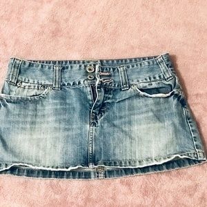 American Eagle 🦅 Distressed Jean Mini Skirt sz8